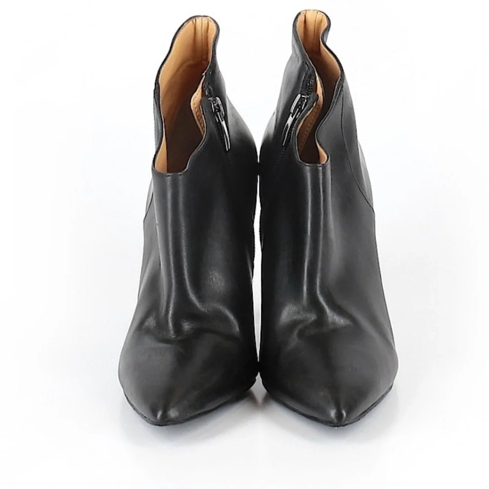 ENZO ANGIOLINI size 5M black leather high heel ankle bootie - light wear - Picture 2 of 8